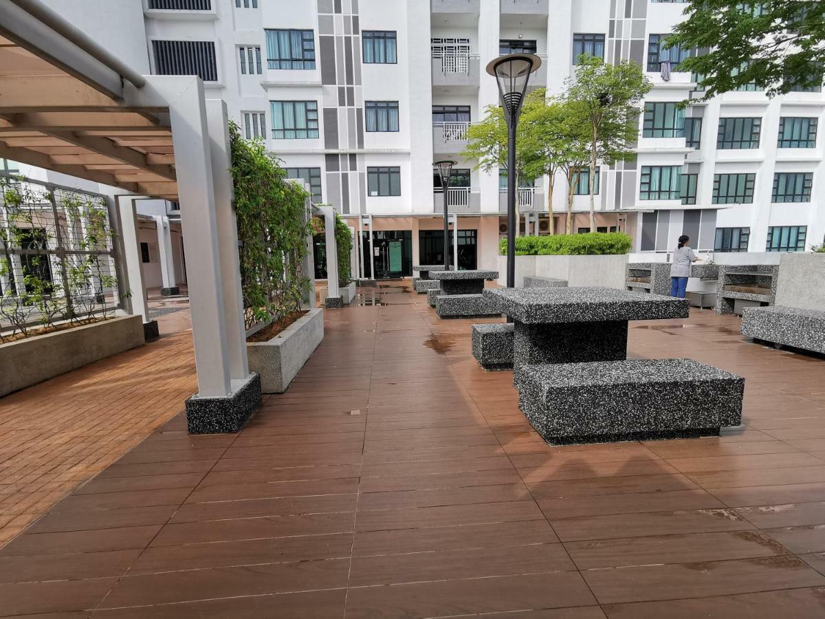 Apartemen 0803 Family Bukit Indah Tvbox Wifi Games Toy Johor Bahru